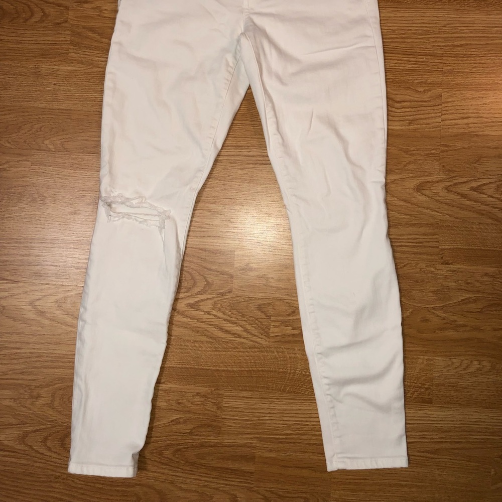 GAP white skinny jeans